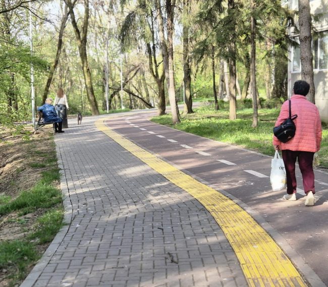 Cornişa – cartierul contrastelor discrete