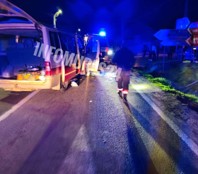 Accident la Dumbrăvioara între un autoturism și un microbuz cu copii. 11 persoane transportate la spital