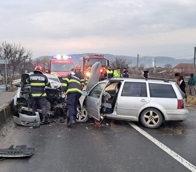Accident rutier la Albești: patru persoane transportate la spital