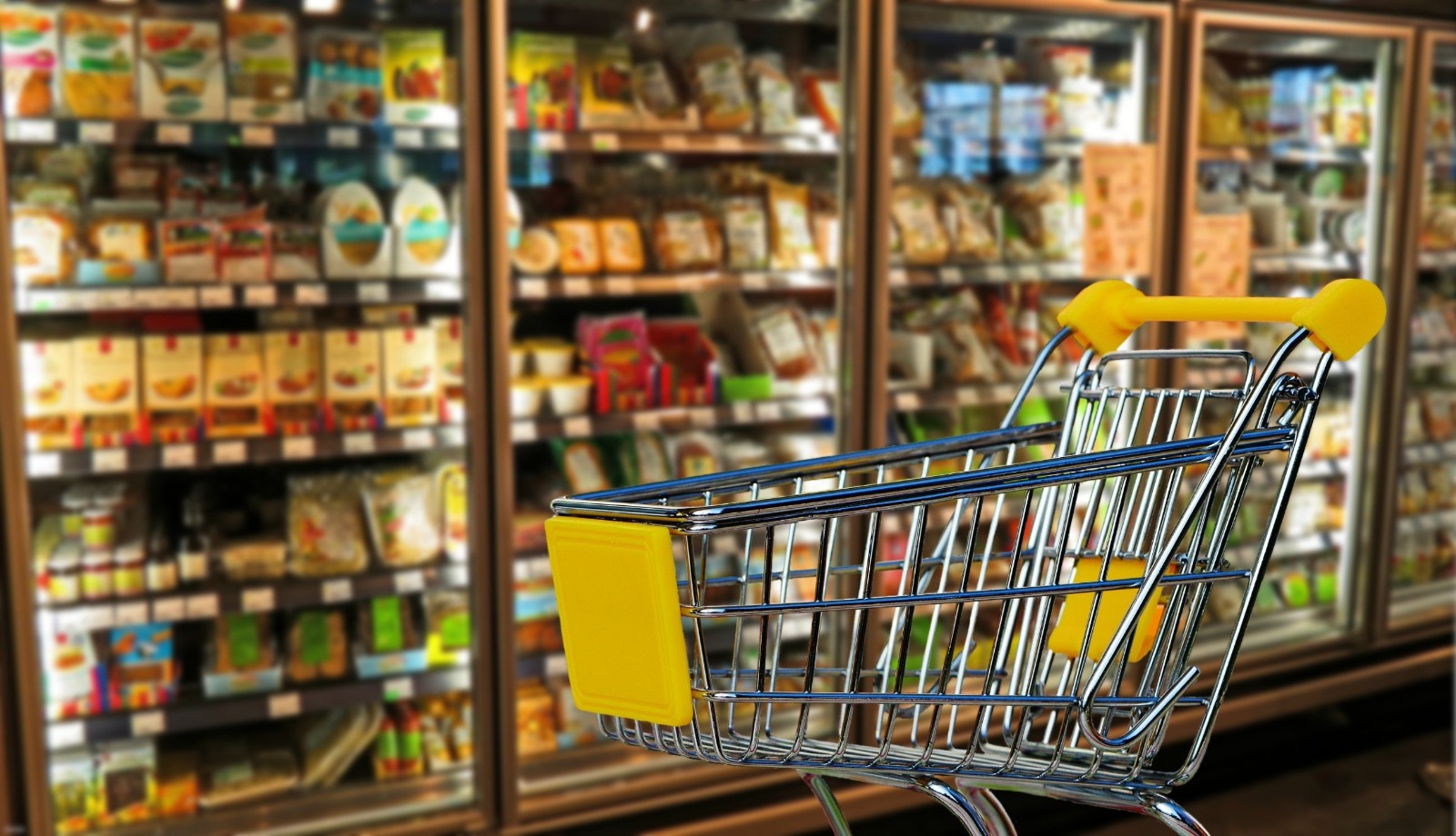 Cât costă coșul de Paște în 2026: comparație între Kaufland, Lidl și Profi