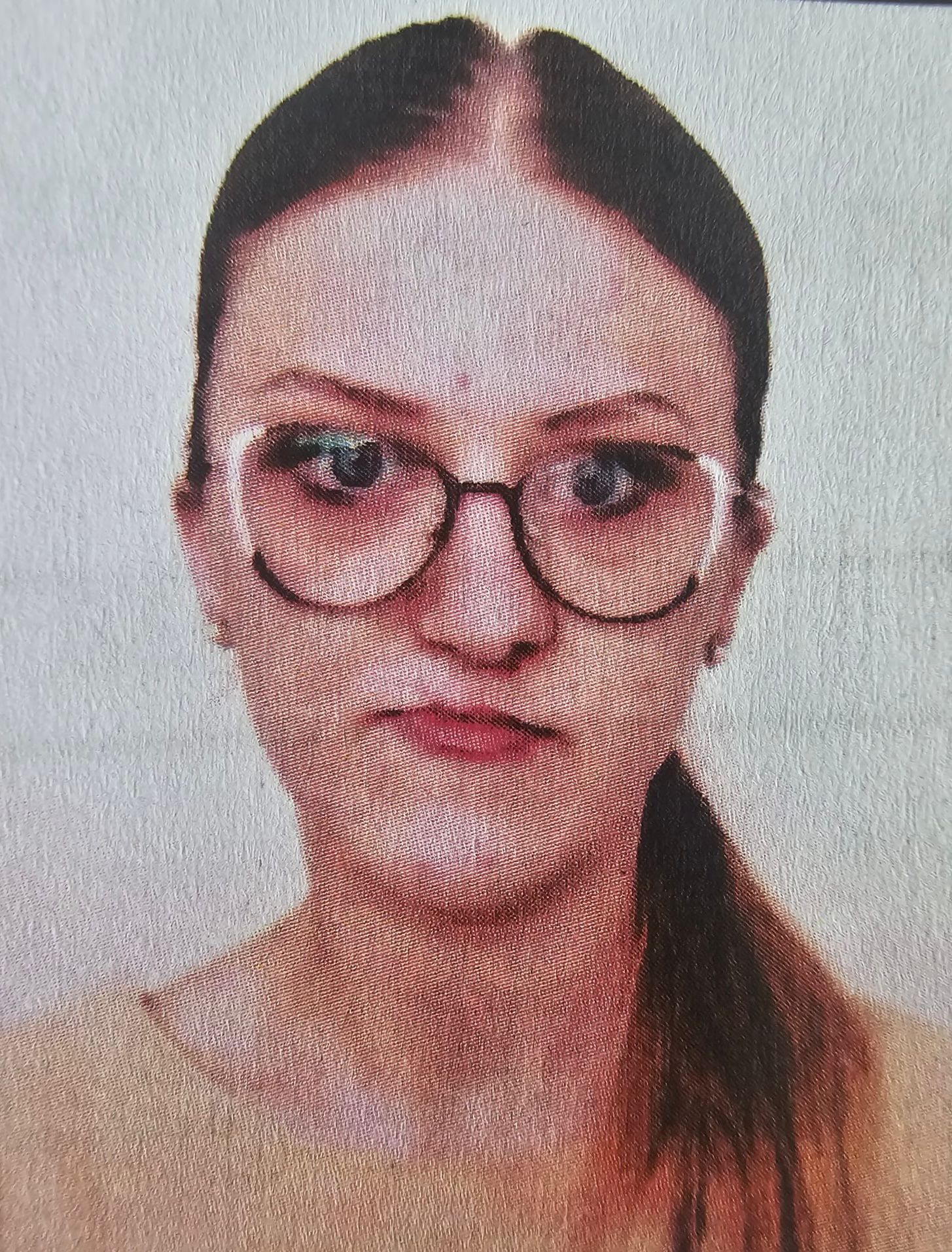 TÂNĂRĂ DE 22 DE ANI, PLECATĂ VOLUNTAR: DACA O VEDEȚI, ANUNȚAȚI IMEDIAT POLIȚIA!