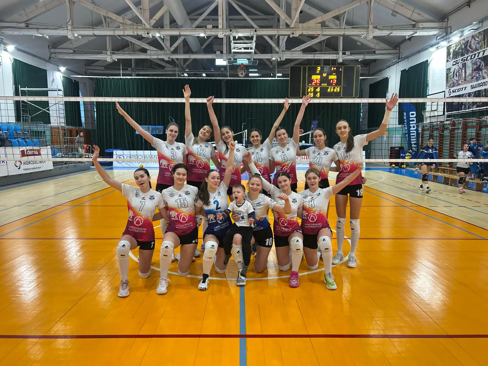 Medicinistele se califică în semifinalele Diviziei A2 la volei!