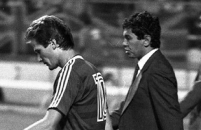 Laci Bölöni, în lacrimi, după ce a aflat de moartea lui Mircea Lucescu: „I-am spus să lase dracului fotbalul. Dar fotbalul îl făcea să trăiască!” (gsp.ro)