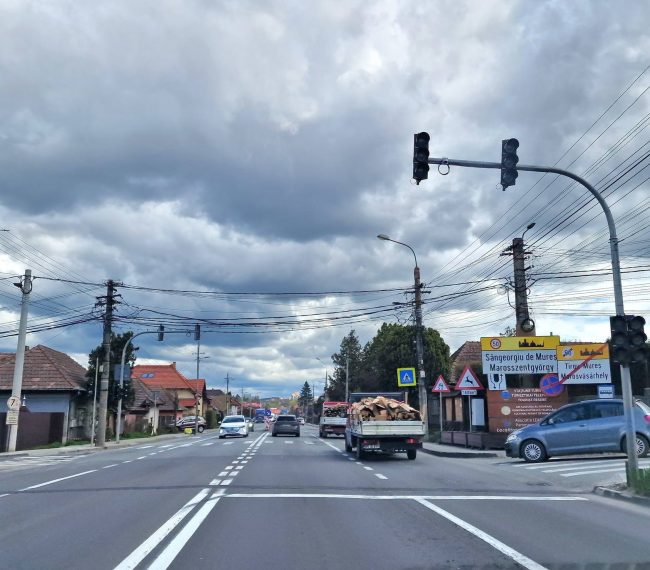 A fost dat în funcțiune semaforul de la intrarea în Sângeorgiu de Mureș dinspre Târgu Mureș