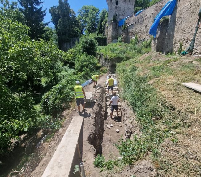 Zidurile Cetății Sighișoara, în fața provocărilor moderne. Soluții pentru salvarea acestora